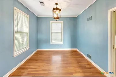 1103 Hopkins Street, Yoakum, TX 77995 - Photo 7