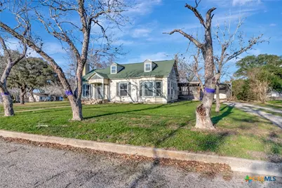 1103 Hopkins Street, Yoakum, TX 77995 - Photo 3