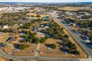 102 Mesa Dr, Gatesville, TX 76528 - Photo 3