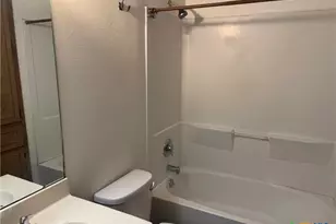 513 Camelot Dr, Victoria, TX 77901 - Photo 5