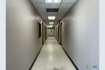 1305 S Key Avenue, Lampasas, TX 76550 - Photo 11