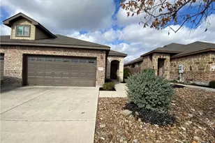 716 Creekside Cir, New Braunfels, TX 78130 - Photo 1