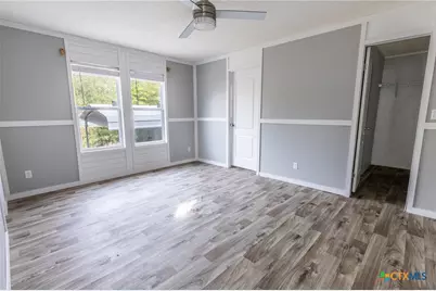 117 Royal, Taylor, TX 76574 - Photo 11