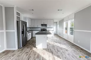 117 Royal, Taylor, TX 76574 - Photo 7