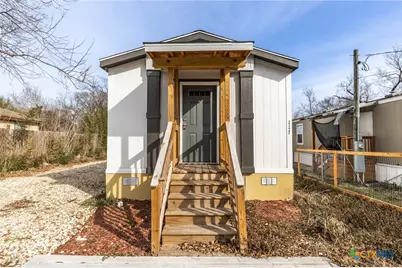 117 Royal, Taylor, TX 76574 - Photo 3