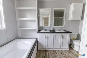 117 Royal, Taylor, TX 76574 - Photo 13