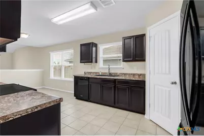 1048 Dumfries Drive, Seguin, TX 78155 - Photo 9