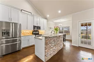 10514 Mesa Dr, Waco, TX 76708 - Photo 3