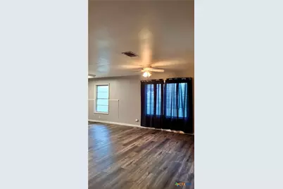 808 Fern Ln, Victoria, TX 77904 - Photo 9