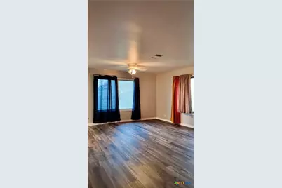 808 Fern Ln, Victoria, TX 77904 - Photo 11