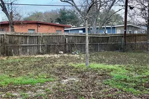 808 Fern Ln, Victoria, TX 77904 - Photo 19