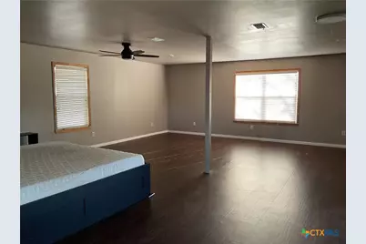 509 North Street, Yoakum, TX 77995 - Photo 17