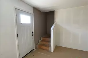 509 North St, Yoakum, TX 77995 - Photo 9