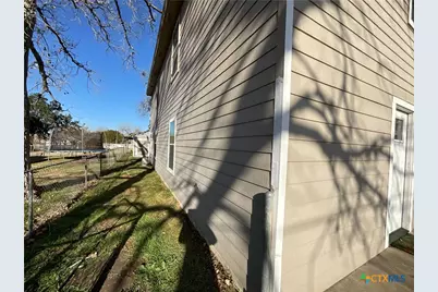 509 North Street, Yoakum, TX 77995 - Photo 3