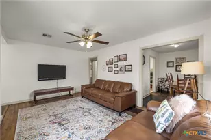 909 Alamo Ct, Temple, TX 76501 - Photo 9