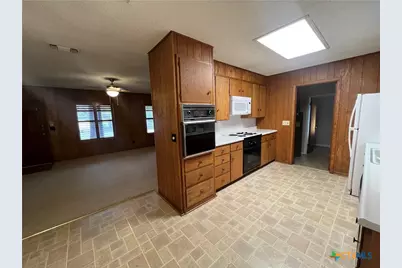 801 Timber Drive, New Braunfels, TX 78130 - Photo 7