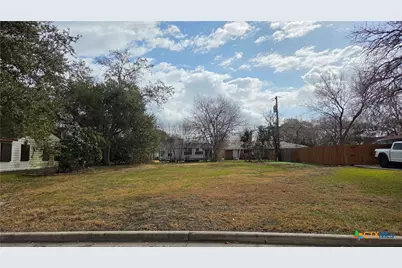 118 Bonham Street, Port Lavaca, TX 77979 - Photo 1