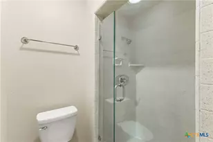 610 Creek Dr, New Braunfels, TX 78130 - Photo 17