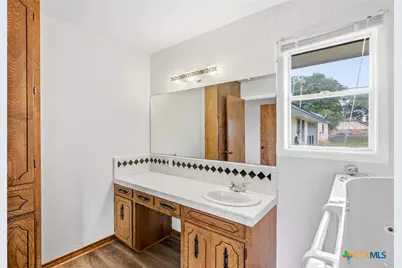 703 Tranquillo Dr, Victoria, TX 77905 - Photo 17