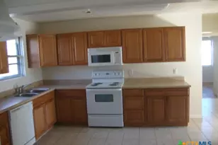 205 E Voelter, Killeen, TX 76541 - Photo 5