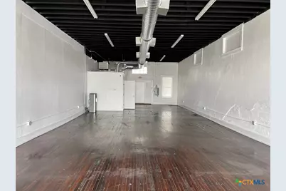 1427 N Austin Street, Seguin, TX 78155 - Photo 3