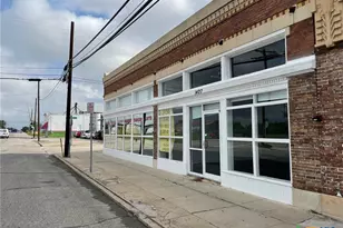 1427 N Austin St, Seguin, TX 78155 - Photo 1