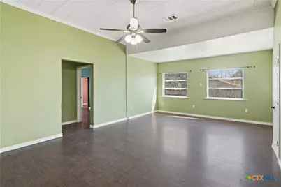 222 E Cedar Street, Seguin, TX 78155 - Photo 35