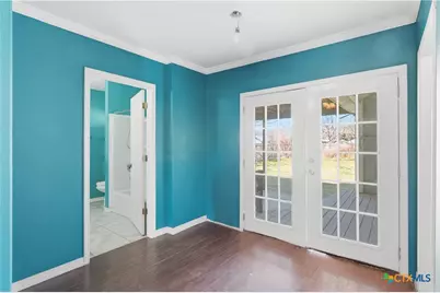 222 E Cedar Street, Seguin, TX 78155 - Photo 19