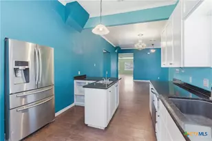 222 E Cedar St, Seguin, TX 78155 - Photo 9