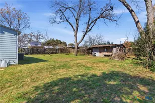 222 E Cedar St, Seguin, TX 78155 - Photo 43