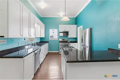 222 E Cedar Street, Seguin, TX 78155 - Photo 13