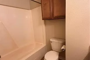 208 Versailles St, Victoria, TX 77904 - Photo 7