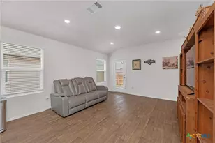 125 Hazel Grv, San Marcos, TX 78666 - Photo 5