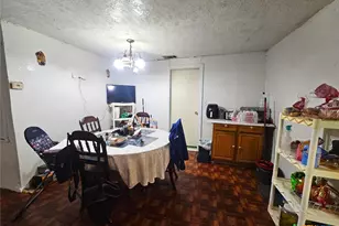 811 E New Braunfels St, Seguin, TX 78155 - Photo 5