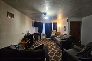 811 E New Braunfels St, Seguin, TX 78155 - Photo 3