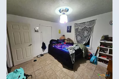 811 E New Braunfels Street, Seguin, TX 78155 - Photo 9