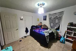 811 E New Braunfels St, Seguin, TX 78155 - Photo 9