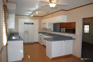 13019 W Adams Ave, Belton, TX 76513 - Photo 7