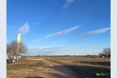 140 Thunderbird Lane, Seguin, TX 78155 - Photo 13