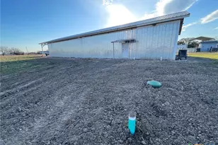 140 Thunderbird Ln, Seguin, TX 78155 - Photo 1