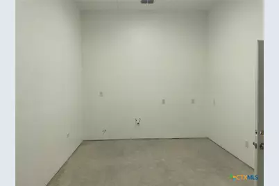 140 Thunderbird Lane, Seguin, TX 78155 - Photo 11