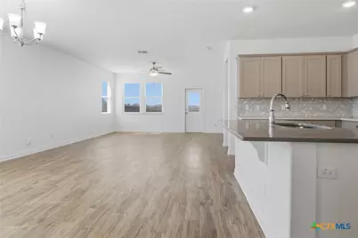 337 Brushy Creek, Victoria, TX 77904 - Photo 9