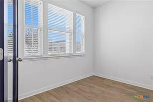 337 Brushy Creek, Victoria, TX 77904 - Photo 5