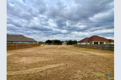 648 Oak Creek Parkway, Seguin, TX 78155 - Photo 5