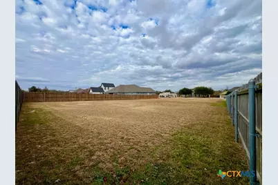 648 Oak Creek Parkway, Seguin, TX 78155 - Photo 3