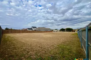 648 Oak Creek Pkwy, Seguin, TX 78155 - Photo 3