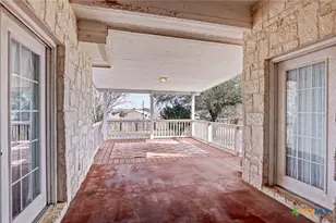 307 SE Main St, Stockdale, TX 78160 - Photo 9