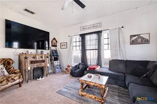 406 E Gonzales St, Yoakum, TX 77995 - Photo 7