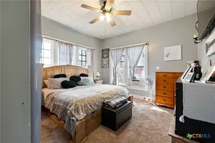 406 E Gonzales St, Yoakum, TX 77995 - Photo 17