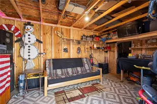 406 E Gonzales St, Yoakum, TX 77995 - Photo 29